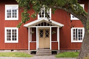 Elitfönster På Plats (Östersund) jobbar med produkten Ytterdörrar